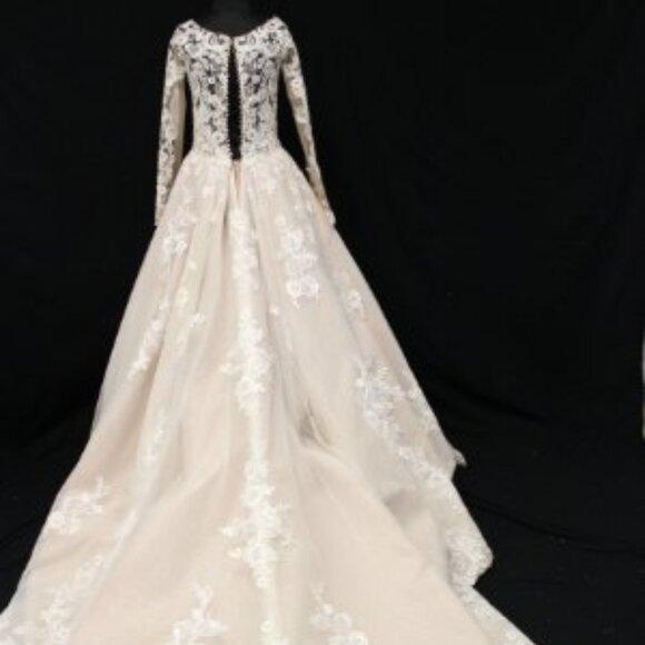 Wedding dress Sottero and Midgley Norvinia Lynette size 10 - Picture 2 of 7